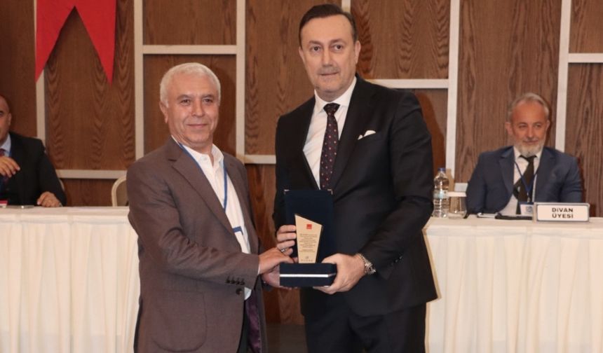 Muradiye OSB Genel Kurulunda en çok ihracat yapan firmaya ödül