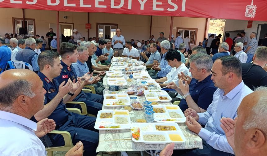 Asırlık gelenekte Ferdi Zeyrek için dualar edildi