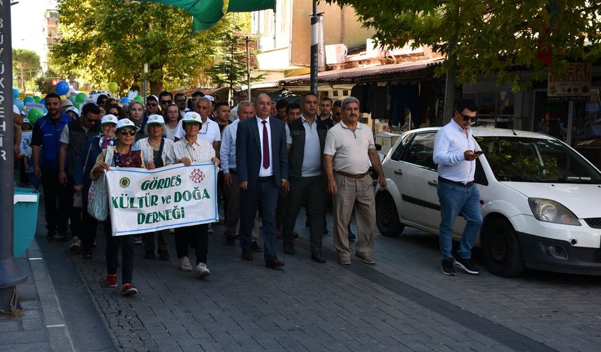 Gördes’te "Yeşil Vatan" temalı farkındalık yürüyüşü düzenlendi