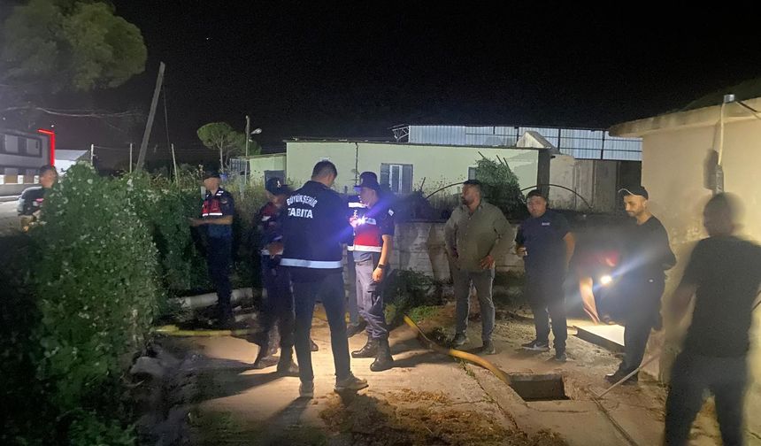 Atıklarını dereye akıtan fabrikaya yasal işlem uygulandı