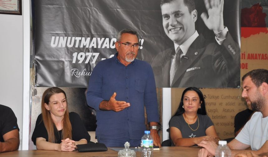 Selendi CHP'de Cemil Kurt mazbatasını aldı