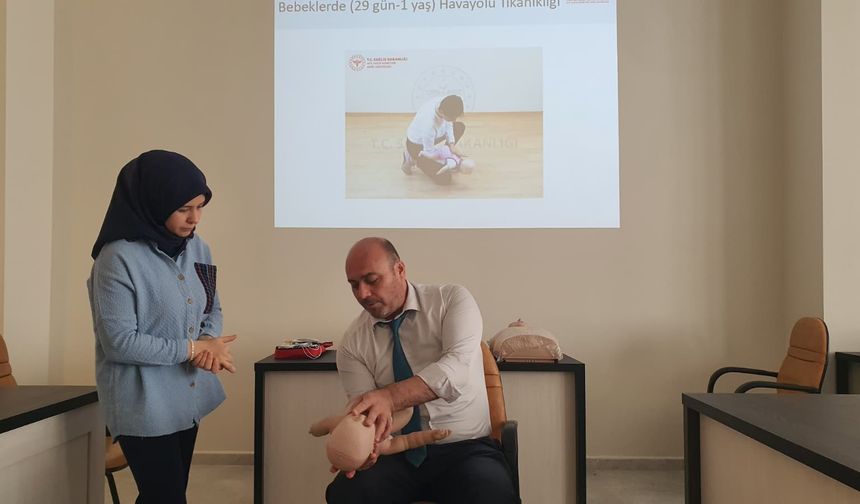 Demirci’de belediye personeline ilk yardım uygulama eğitimi verildi