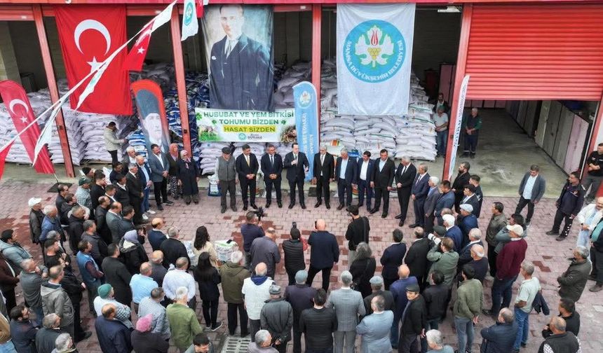 Selendi’de çiftçilere tohum desteği