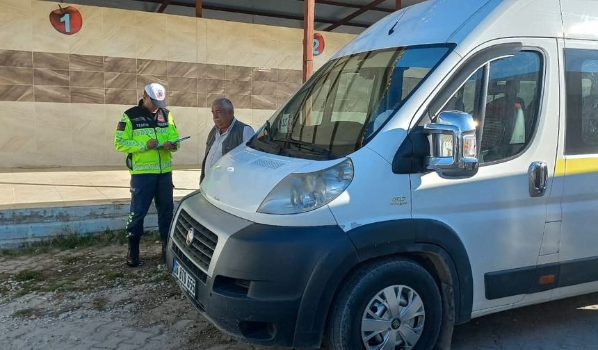 Selendi’de okul servisleri sıkı denetimden geçti