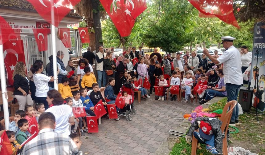 Miniklere kahkaha ve kültür şöleni