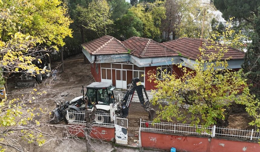 Yunusemre Emekli Kafe çalışmaları başladı