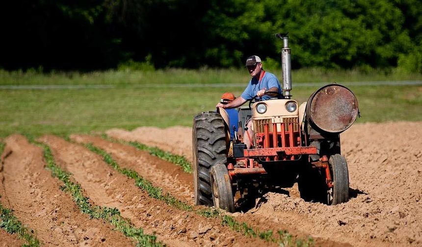 Traktörden düşen genç hayatını kaybetti