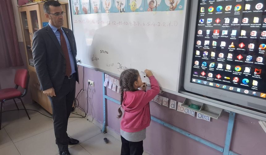 Müdür Yıldırak öğrencilerle buluştu