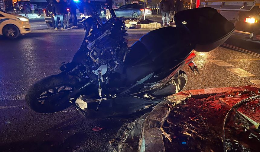 Muğla'da motosiklet tıra çarptı: 1 ölü