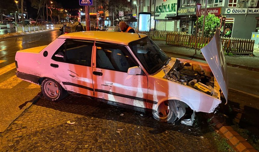 Alkollü ve ehliyetsiz kadın sürücü dehşet saçtı