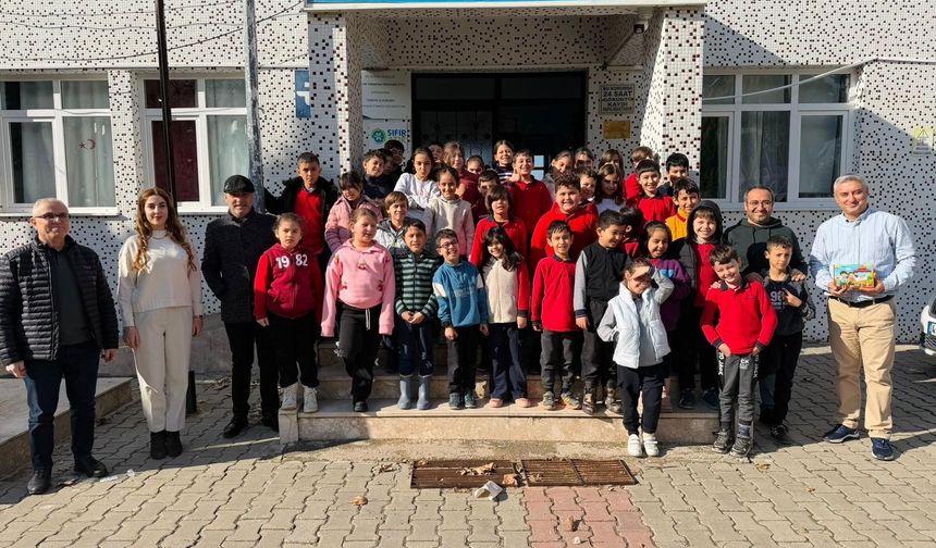Tırazlar Hüseyin Gümüşlü İlkokulu'nda yazar-öğrenci buluşması