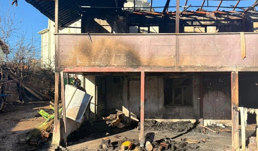 Müstakil evde çıkan yangında 80 yaşındaki kadın hayatını kaybetti