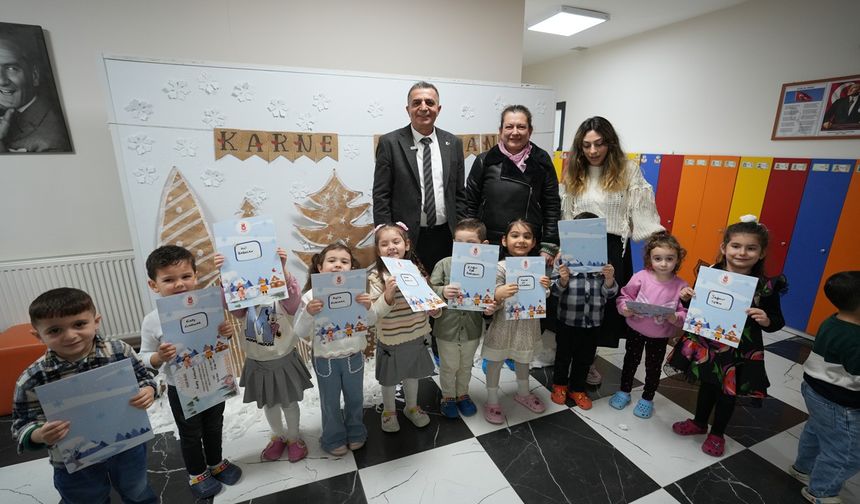 Şehzadeler Başkanı Şimşek miniklerin karne sevincine ortak oldu