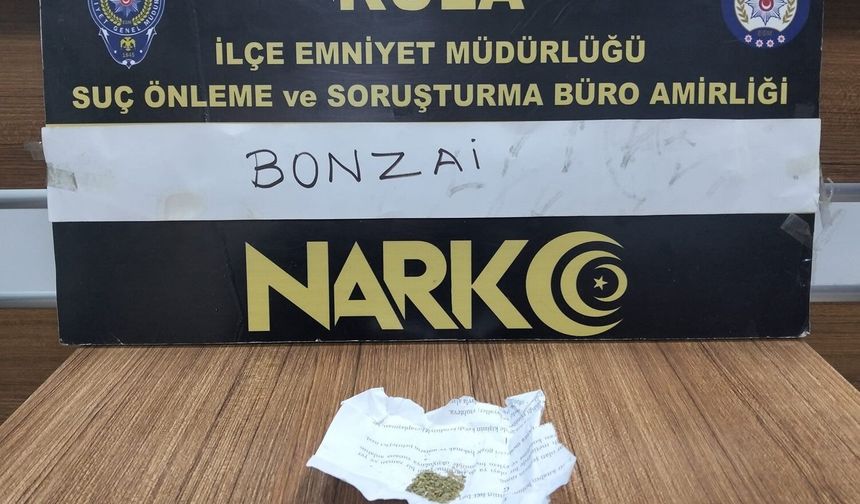 Kula’da aranan 3 şahıs tutuklandı