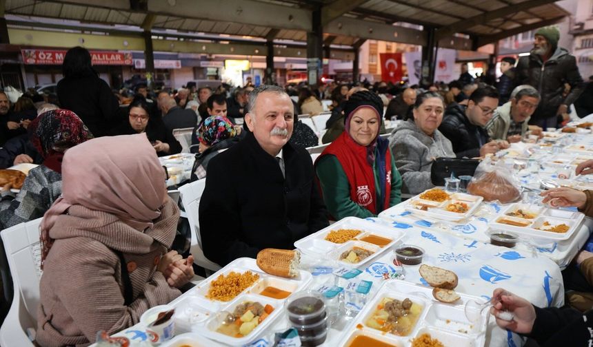 Başkan Balaban Karaköy’de vatandaşlarla iftar yaptı