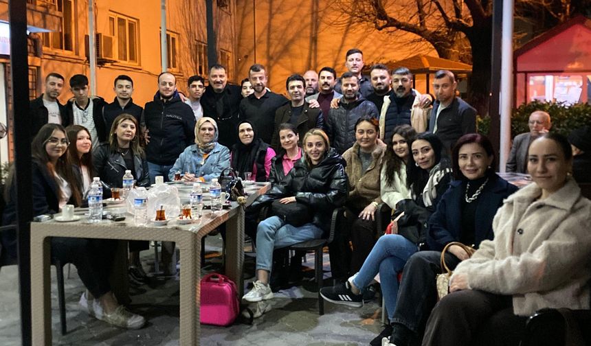 Kuaförlerden huzurevinde anlamlı hizmet