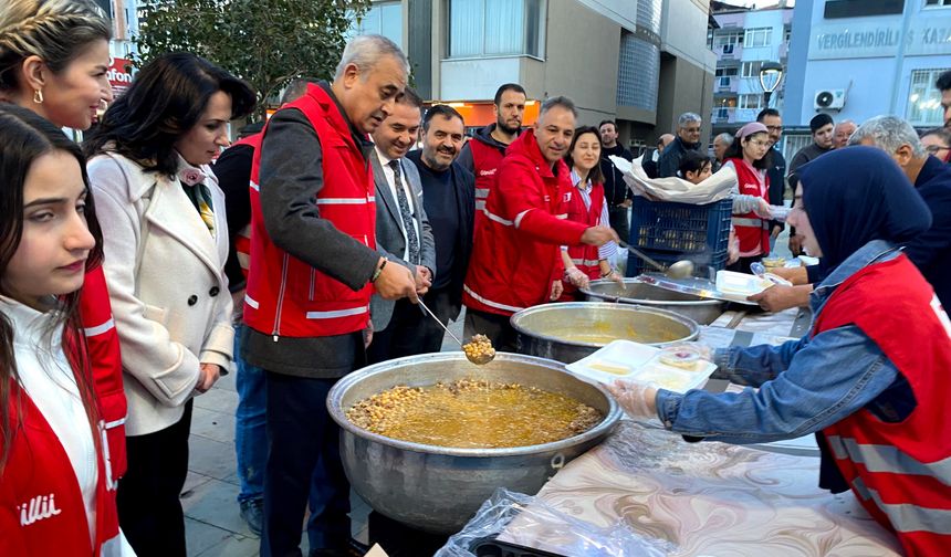 Kızılay'ın iftar çadırı Alaşehir'de dayanışmanın simgesi oldu