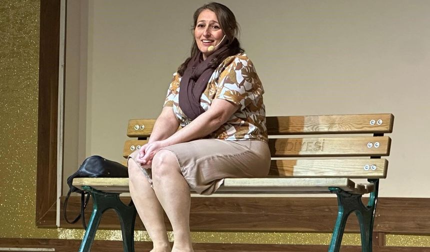 "Çatlak" oyunu büyük beğeni topladı