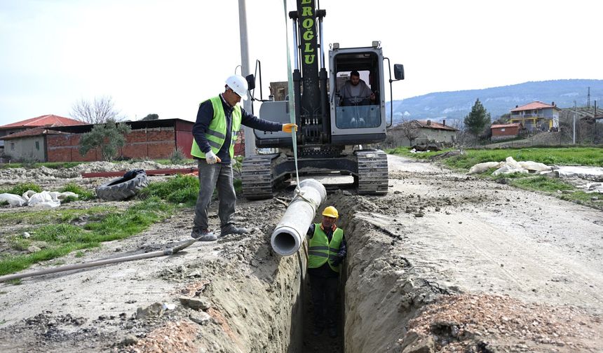 Selendi’de iki mahallenin daha altyapı sorunu tarih oluyor