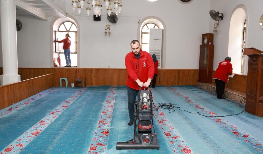 Şehzadeler Belediyesinden camilerde temizlik seferberliği