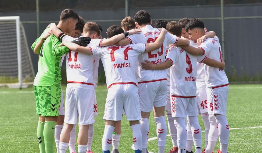 Yunusemre Belediyespor üst üste üçüncü kez şampiyon