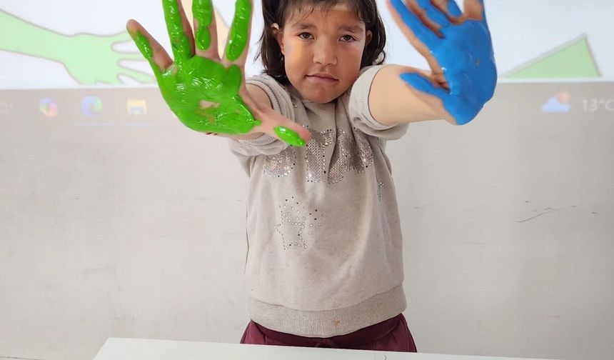 Otizm Farkındalık Günü’nde öğrencilerden anlamlı etkinlik