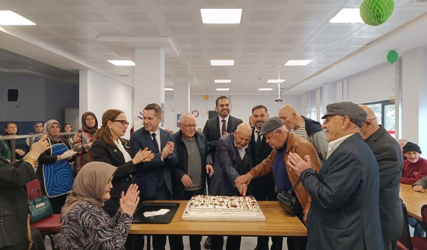 Gördes Huzurevi’nde hem sağlık taraması hem moral etkinliği