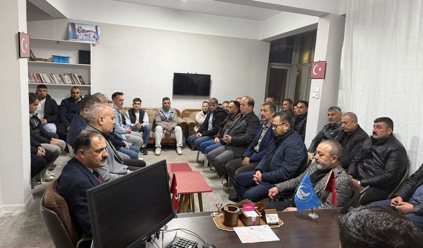 Alparslan Türkeş Demirci'de dualarla anıldı