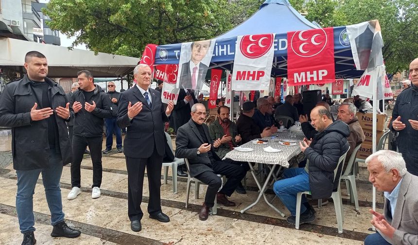 Alparslan Türkeş Salihli’de dualarla anıldı