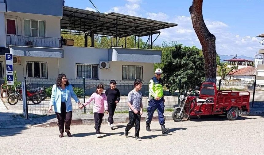 Miniklere trafik bilinci aşılandı