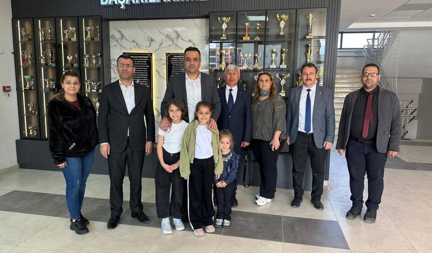 Sarıgöl'de Kaymakam Dalak öğrencilerle bir araya geldi
