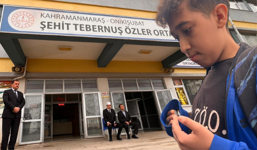 Maraş'ta öğrenciler, saldırıda hayatını kaybedenler için dua etti