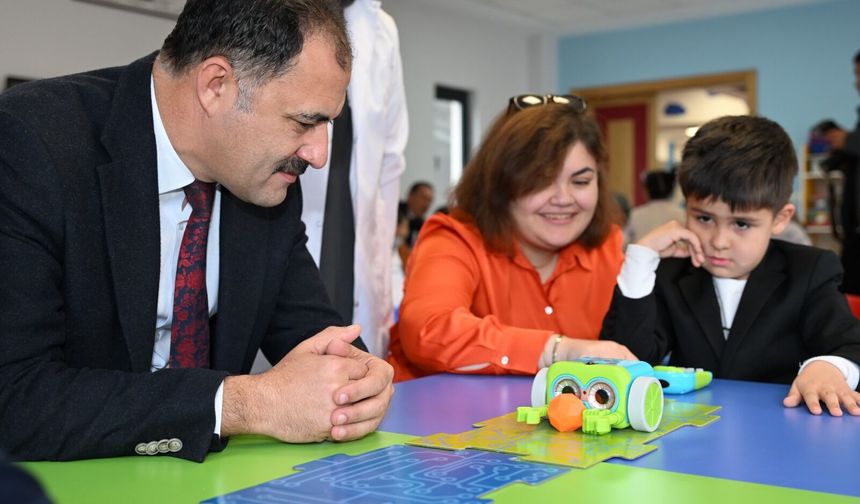 Kur'an kursunun minik öğrencilerinden Robotik Kodlama Şenliği