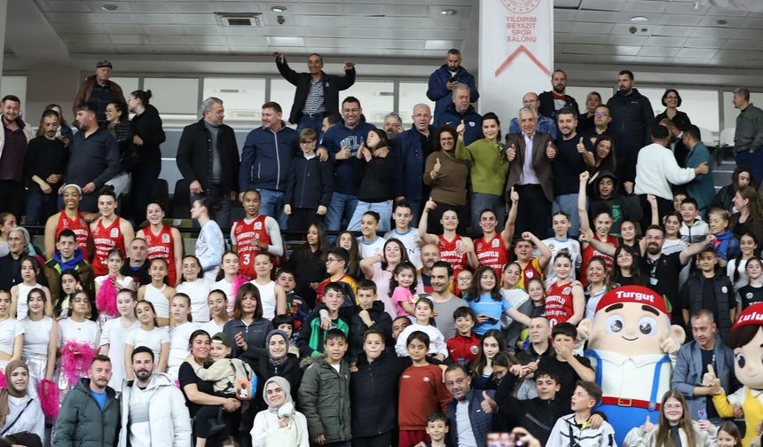 Turgutlulu taraftarlardan 95 desibellik müthiş destek