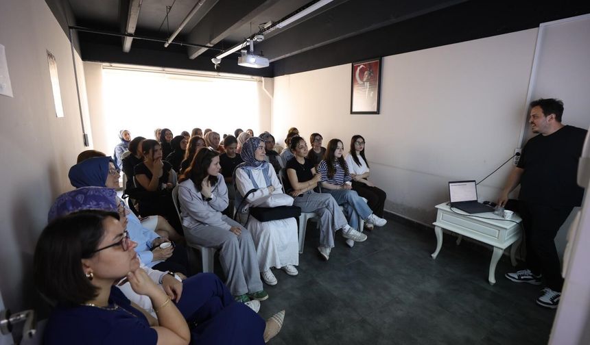 Yunusemre Belediyesinden öğrencilere "Sınav Kaygısı Yönetimi" semineri