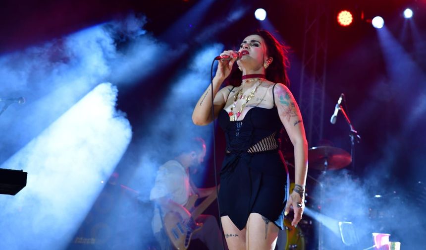 Ceylan Ertem Manisa'da sahne alacak