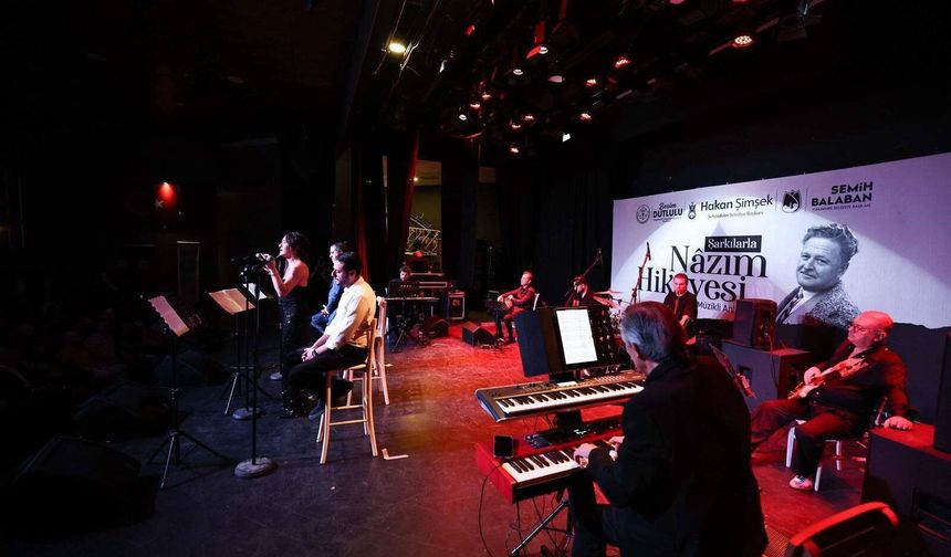 Manisa’da Nazım Hikmet şiirler ve şarkılarla anıldı