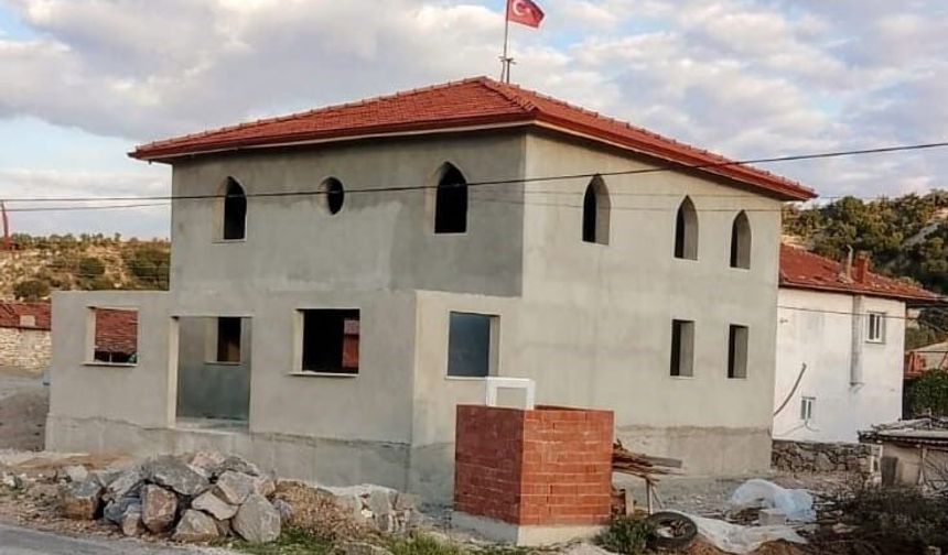 Selendi'de hayırseverlerin yaptırdığı Aloşlar Camii ibadete hazır