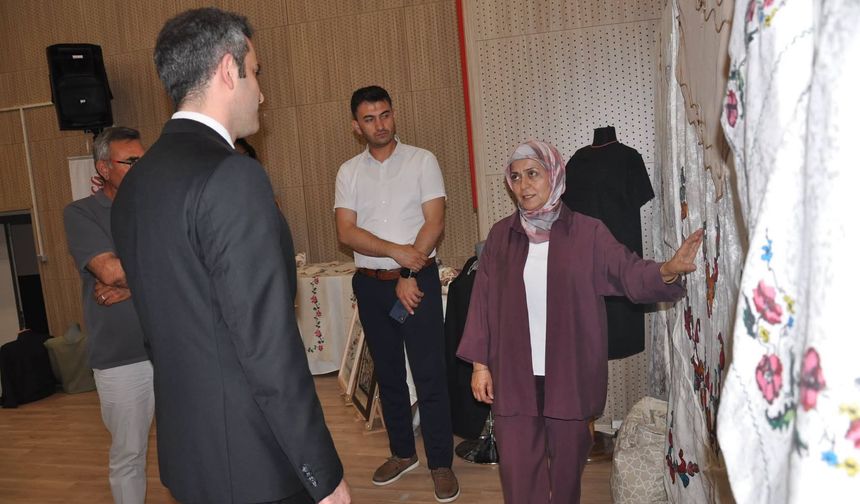 MASMEK Selendi'de yıl sonu sergisi büyük ilgi gördü