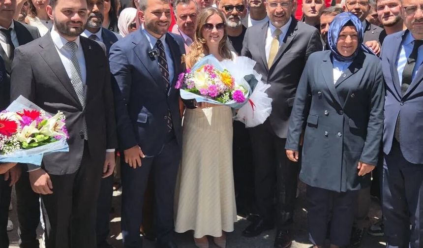 Ahmet Karadağ davul zurna ile karşılandı
