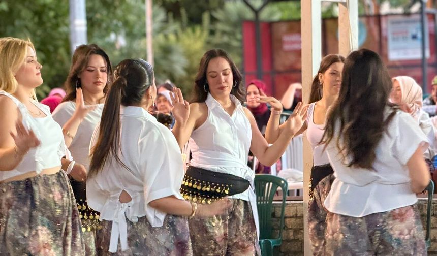 Karayenice'de şalvarlar giyildi, meydan şenlendi