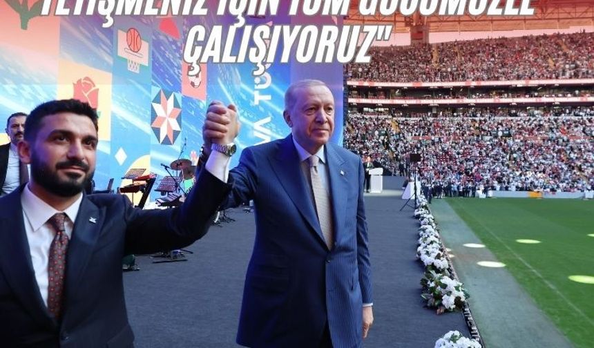 Cumhurbaşkanı Erdoğan: "Gençlerimizin en iyi şekilde yetişmeniz için tüm gücümüzle çalışıyoruz"