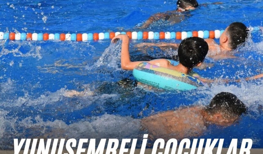 Yunusemreli çocuklar havuzun keyfini çıkardı