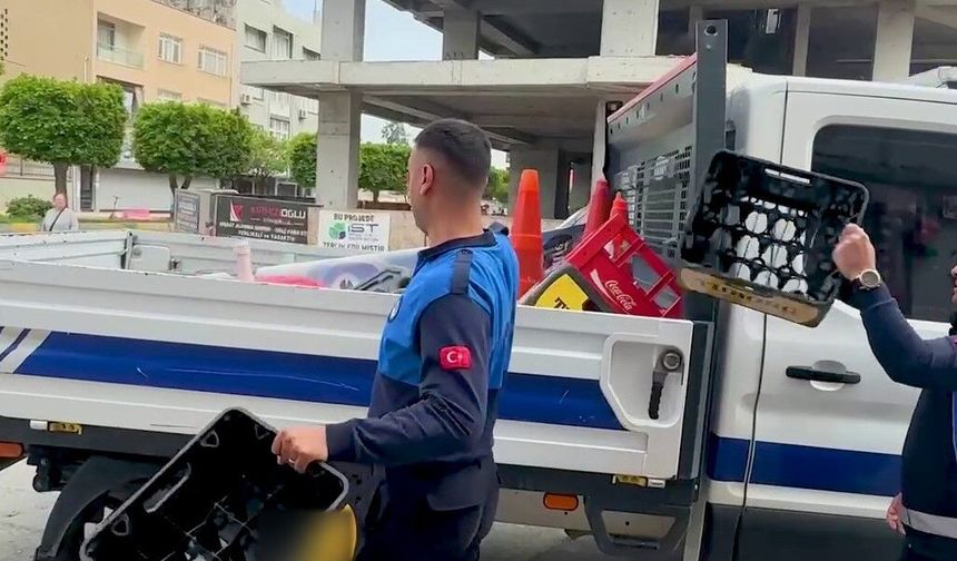 Tabelayı kurtarmak için "Belediye başkanı akrabam" dedi, zabıta geri adım atmadı