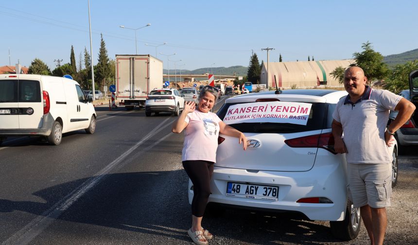 "Kanseri yendim, kutlamak için korna basın"