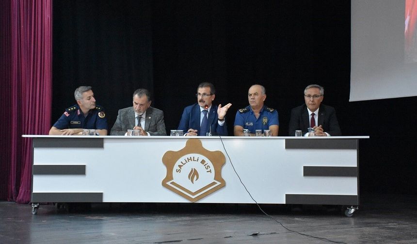 Salihli’de ‘Güvenli Eğitim’ toplantısı gerçekleştirildi