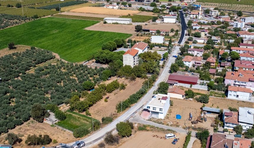 Gölmarmara NATO Caddesi’nde sıcak asfalt çalışması başladı