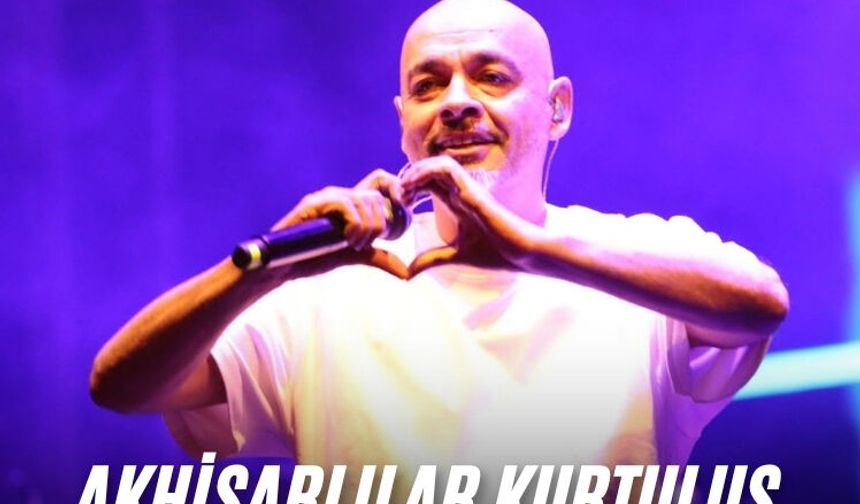 Akhisarlılar kurtuluş coşkusunu Ceza'yla yaşadı