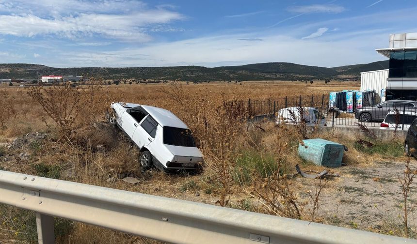 Ege'de otomobil yoldan çıktı: 1 yaralı