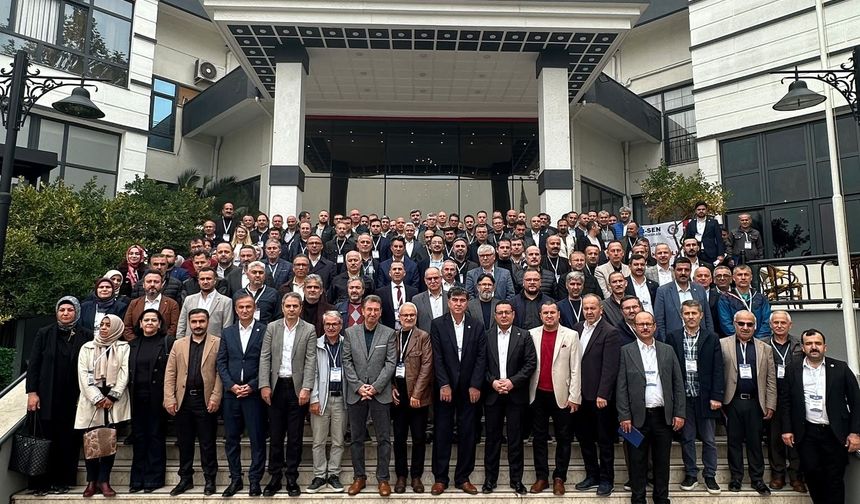 Eğitim-Bir-Sen Manisa’da Ahmet Yasav güven tazeledi